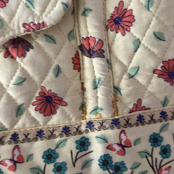 Yellow floral quilted purse - Picture 10 of 10